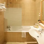Hotel Mercure Centre Gare Et Congrès 4*