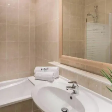 Mercure Centre Gare Et Congres Hotel 4*