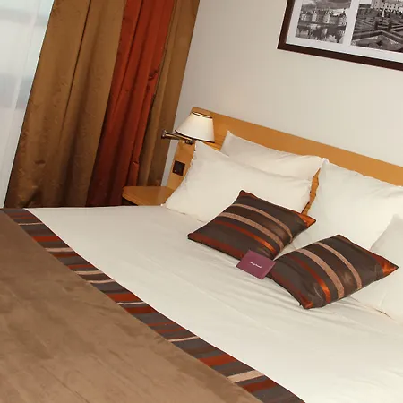 Mercure Centre Gare Et Congres فندق 4*