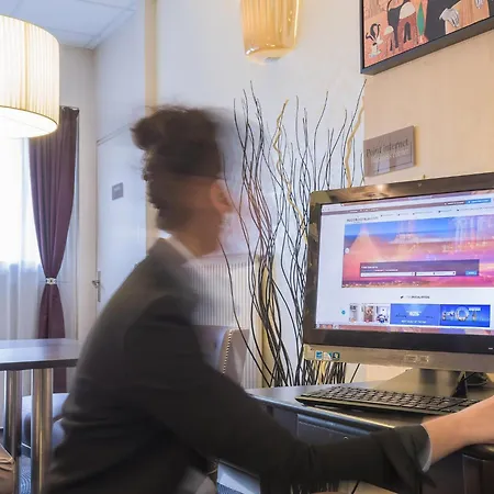 Mercure Centre Gare Et Congres Hotel 4*