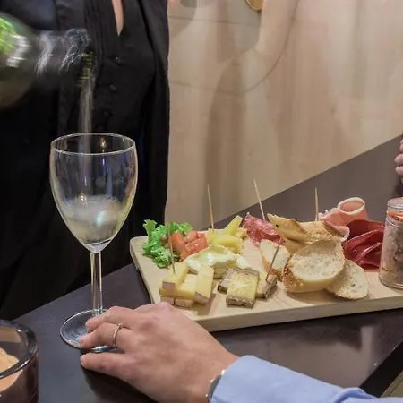 Mercure Centre Gare Et Congres Hotel 4*