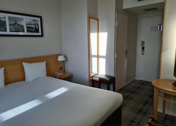 Hotell Mercure Centre Gare Et Congres 4*