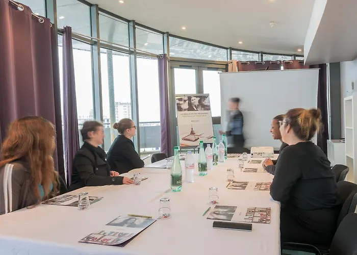 Hotell Mercure Centre Gare Et Congres 4*